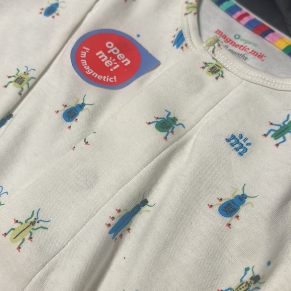 Boy’s magnetic me 6-9 months outfit- lightly used - Picture 4 of 4